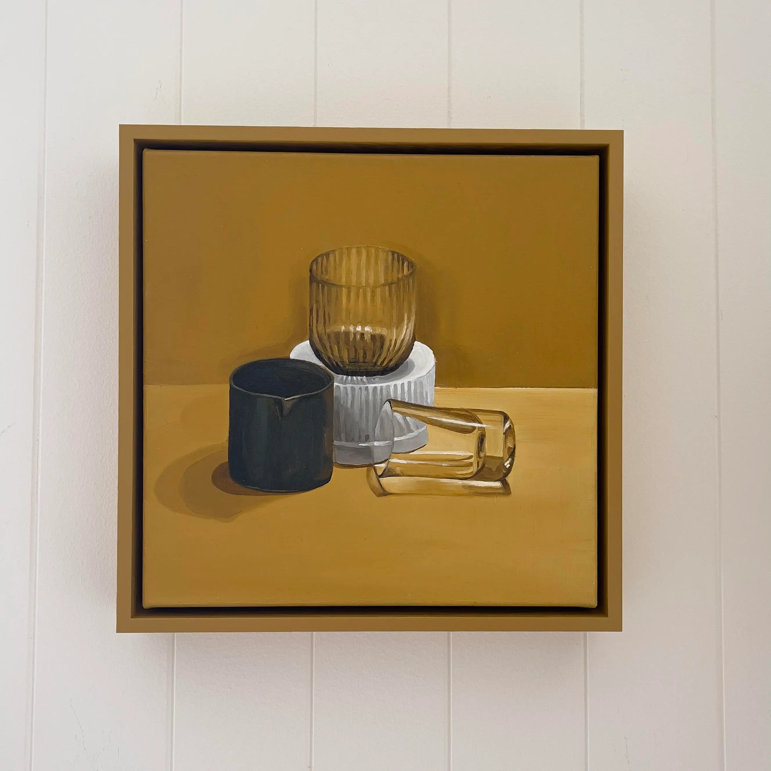 MINNIE TAYLOR yellow ochre ribbed wht dish